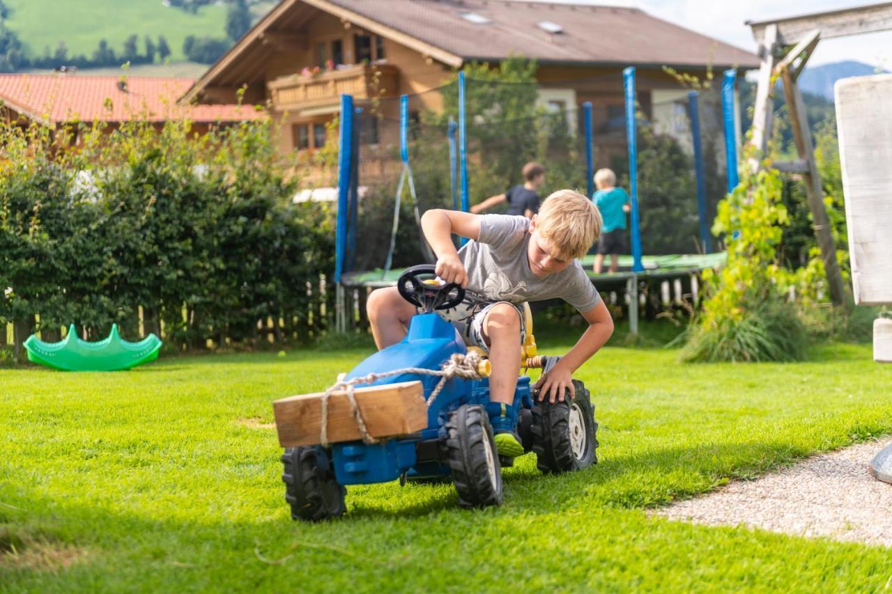 Hartlhof Urlaub Am Baby- Und Kinderbauernhof Niederau Eksteriør bilde